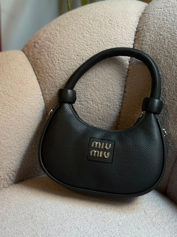 کیف قایقی miu miu