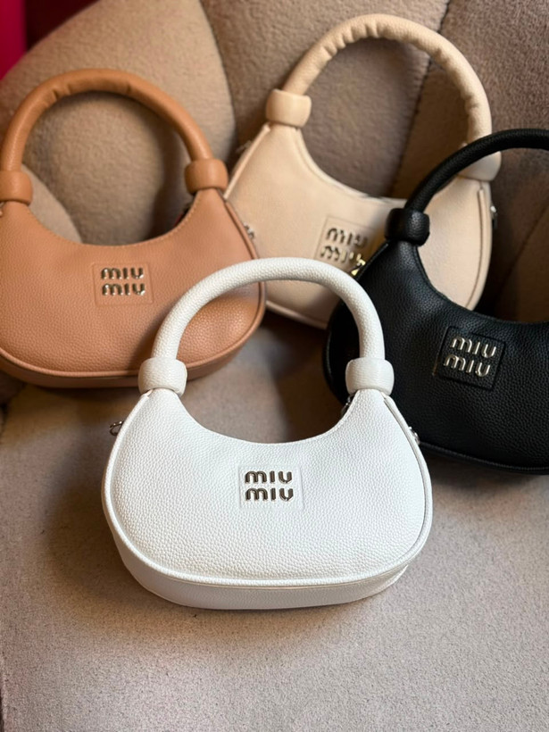 کیف قایقی miu miu
